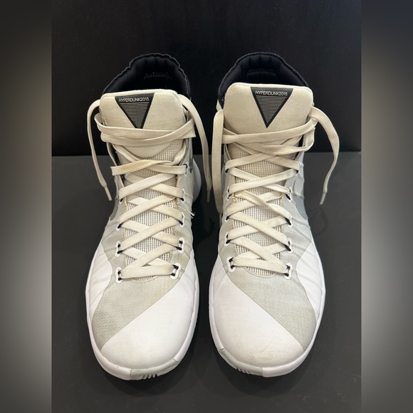 Nike Basketball Shoes - Picture 4 of 8